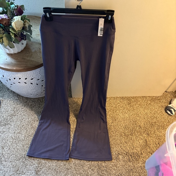 Buffbunny flare leggings, new with tags extra large $70!! - Picture 2 of 5